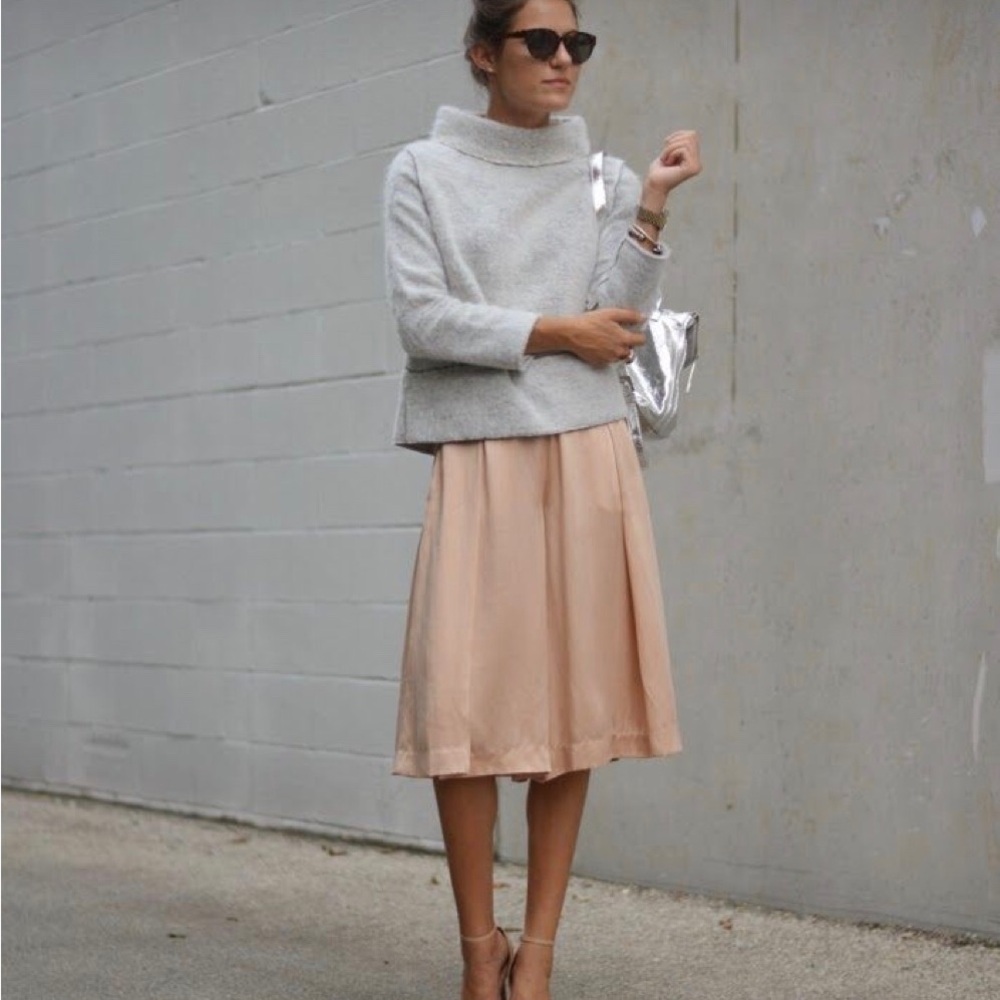 Grey Zara top with peach Club Monaco culottes.